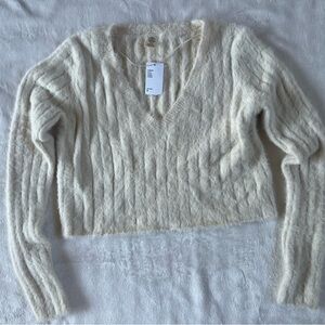 Urban Outfitters soft furry ivory cropped sweater size m NWT